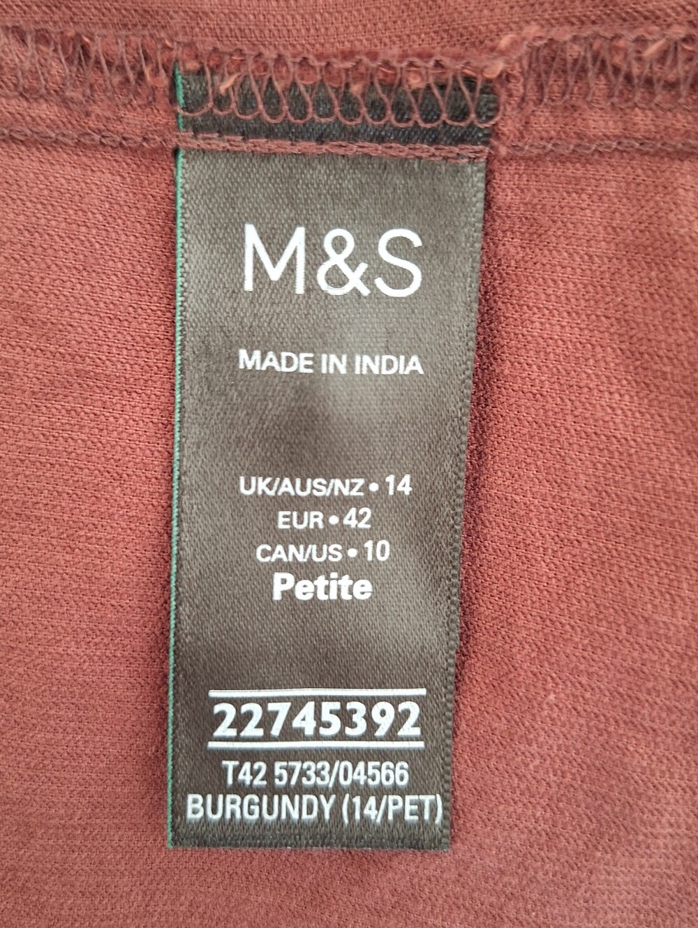 NWOT M&S Smocked Bodice Long Sleeve Midi Dress in Burgundy - Picture 9 of 10
